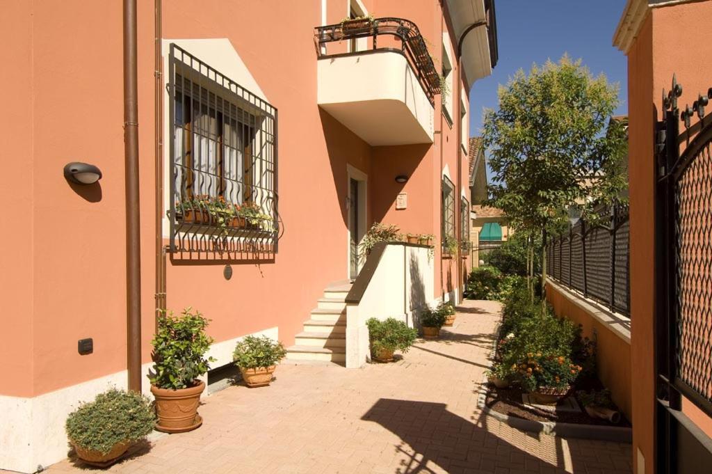 Appartamenti Villa Anna Melegnano Luaran gambar